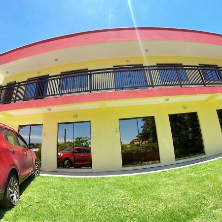 Apartamentos Gigi Гаропаба Екстериор снимка